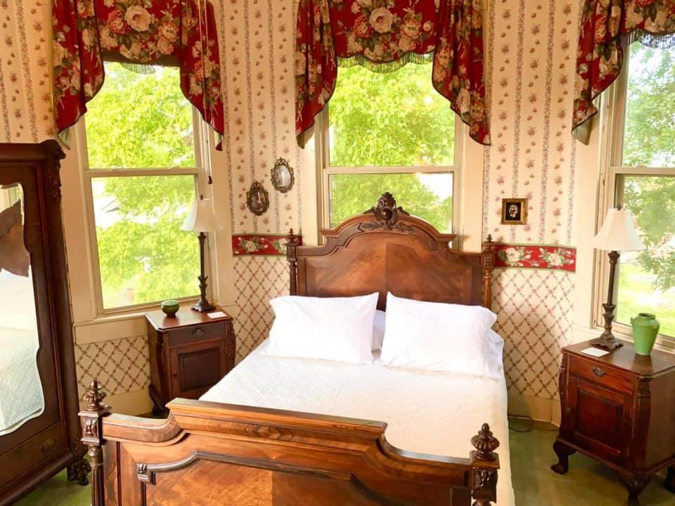 Four Winds Victorian Venue & Suites Bonham المظهر الخارجي الصورة