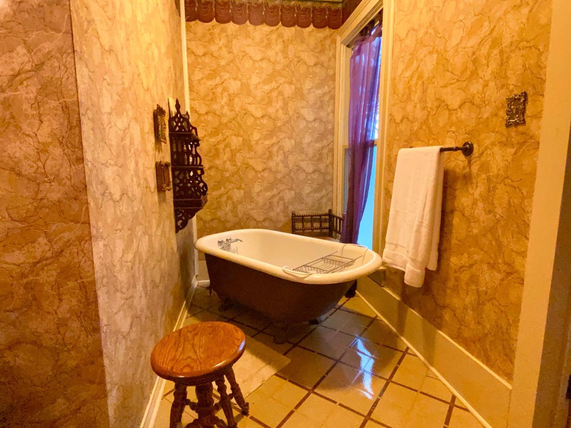Four Winds Victorian Venue & Suites Bonham المظهر الخارجي الصورة